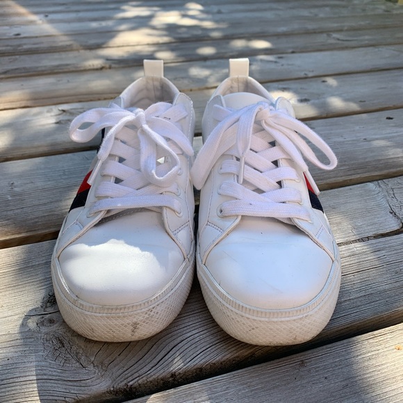 Tommy Hilfiger White/Red/Navy Striped Sneaker - Picture 2 of 8